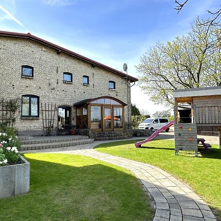 Behindertengerechte Ferienwohnung Nossentiner Huette Exterior foto
