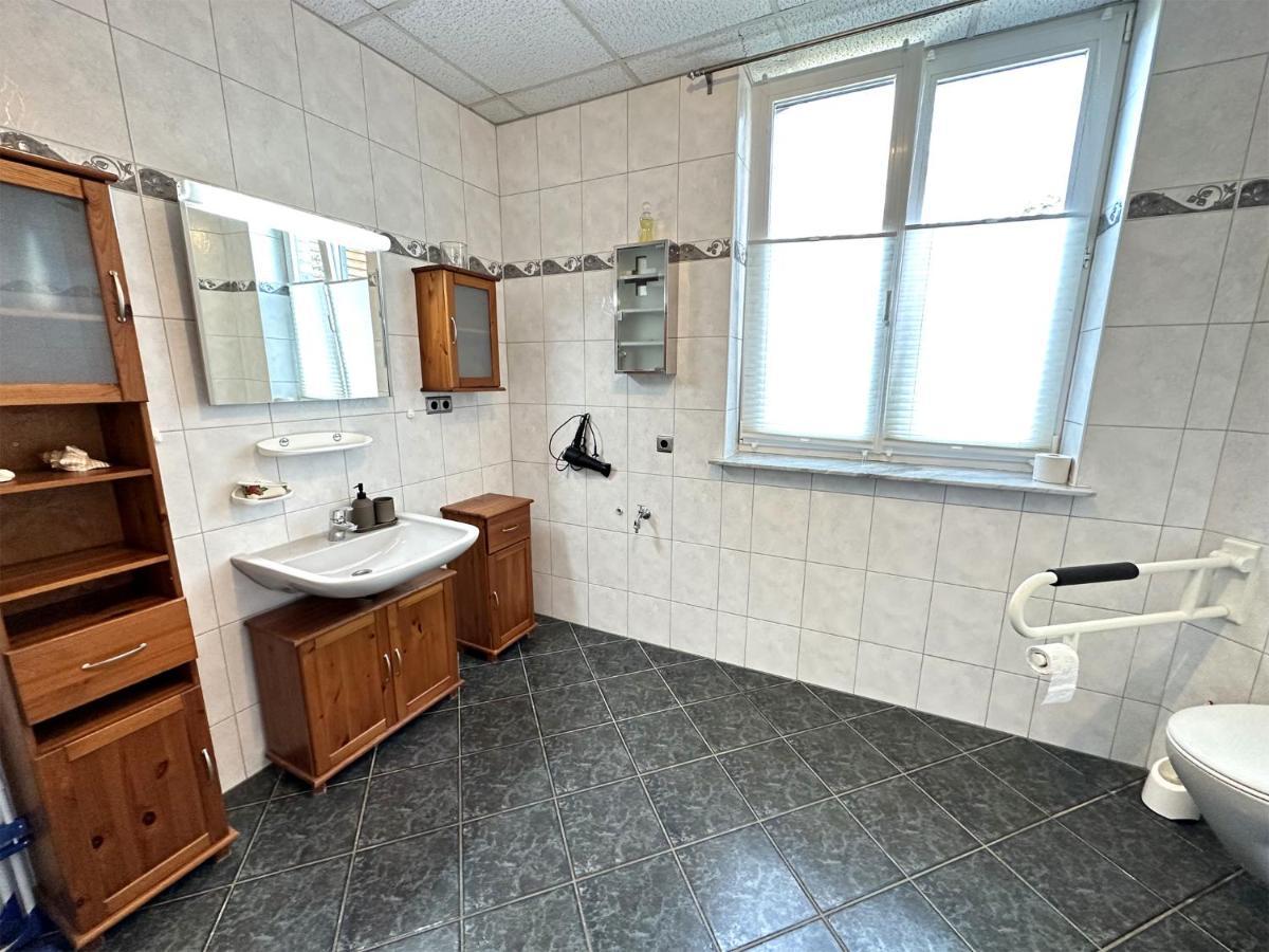 Behindertengerechte Ferienwohnung Nossentiner Huette Exterior foto