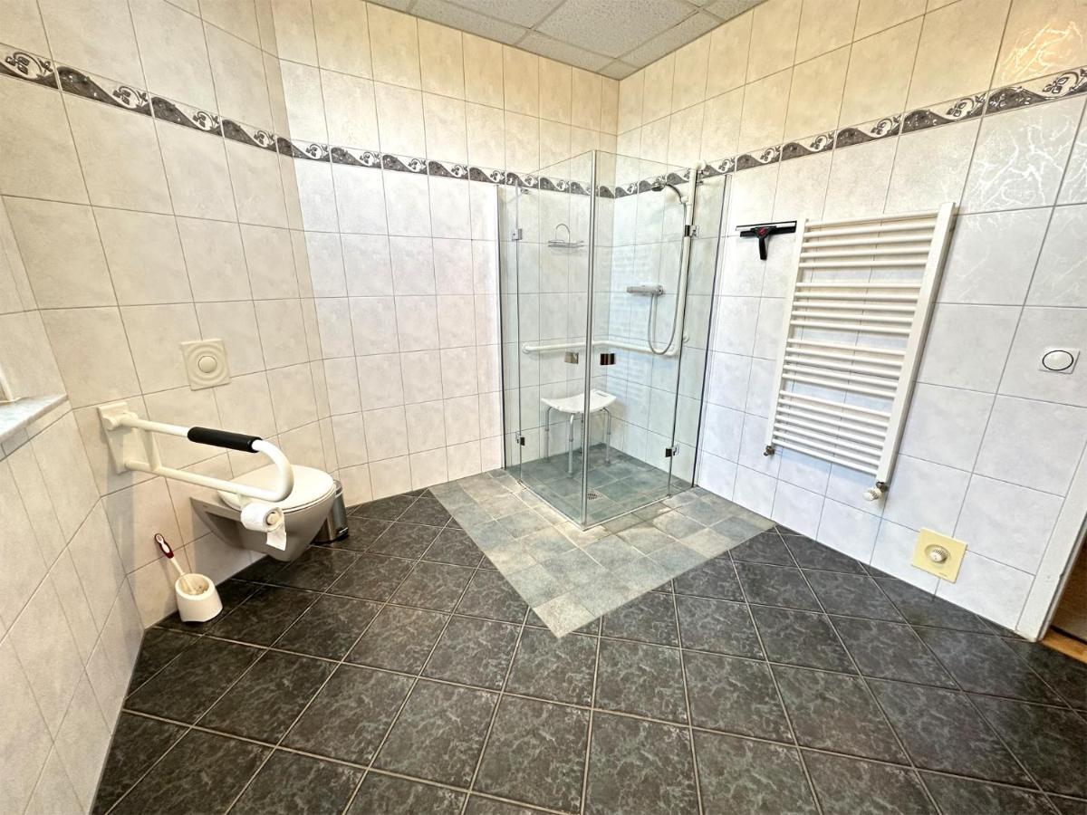 Behindertengerechte Ferienwohnung Nossentiner Huette Exterior foto
